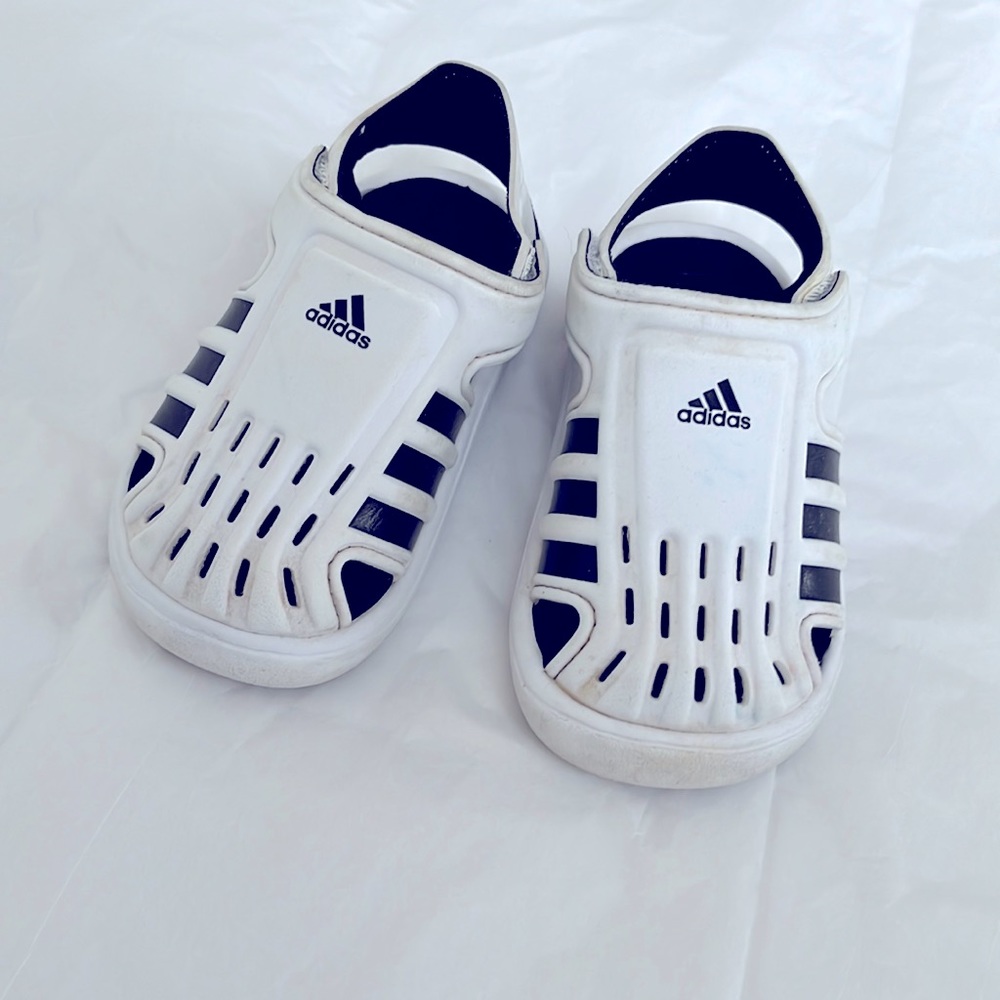 Adidas toddler sandals size 6
